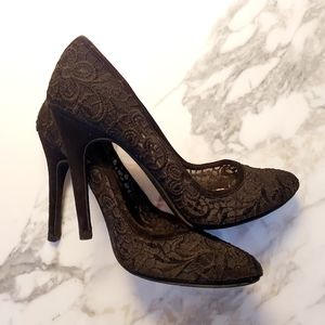 Lace and velvet black heels